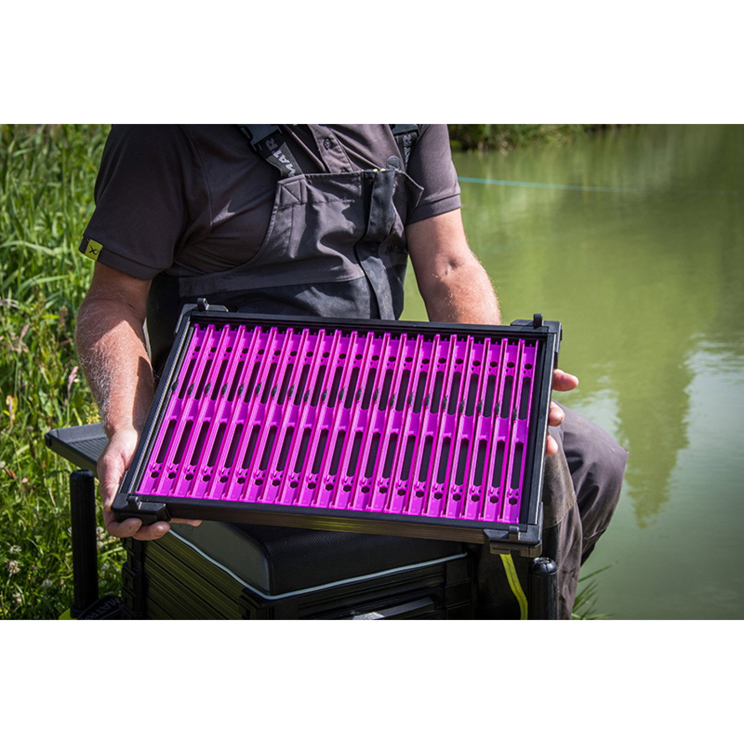 Тавичка със совалки Matrix Loaded Purple Pole Winder Tray GPW010