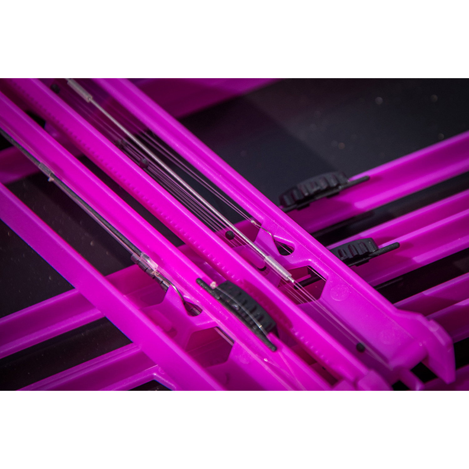Тавичка със совалки Matrix Loaded Purple Pole Winder Tray GPW010