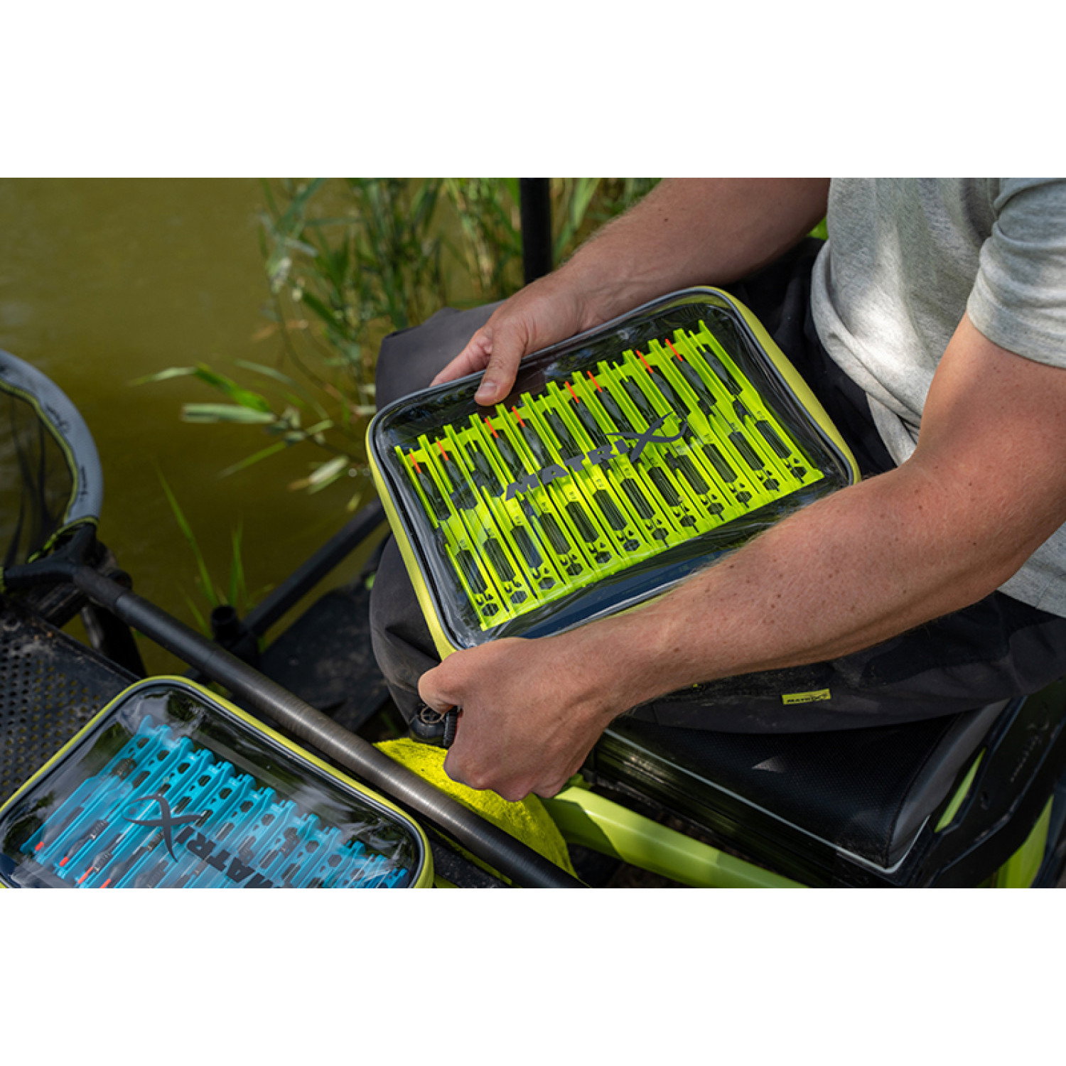 Чанта за аксесоари Matrix Shallow EVA Case 250 GLU166