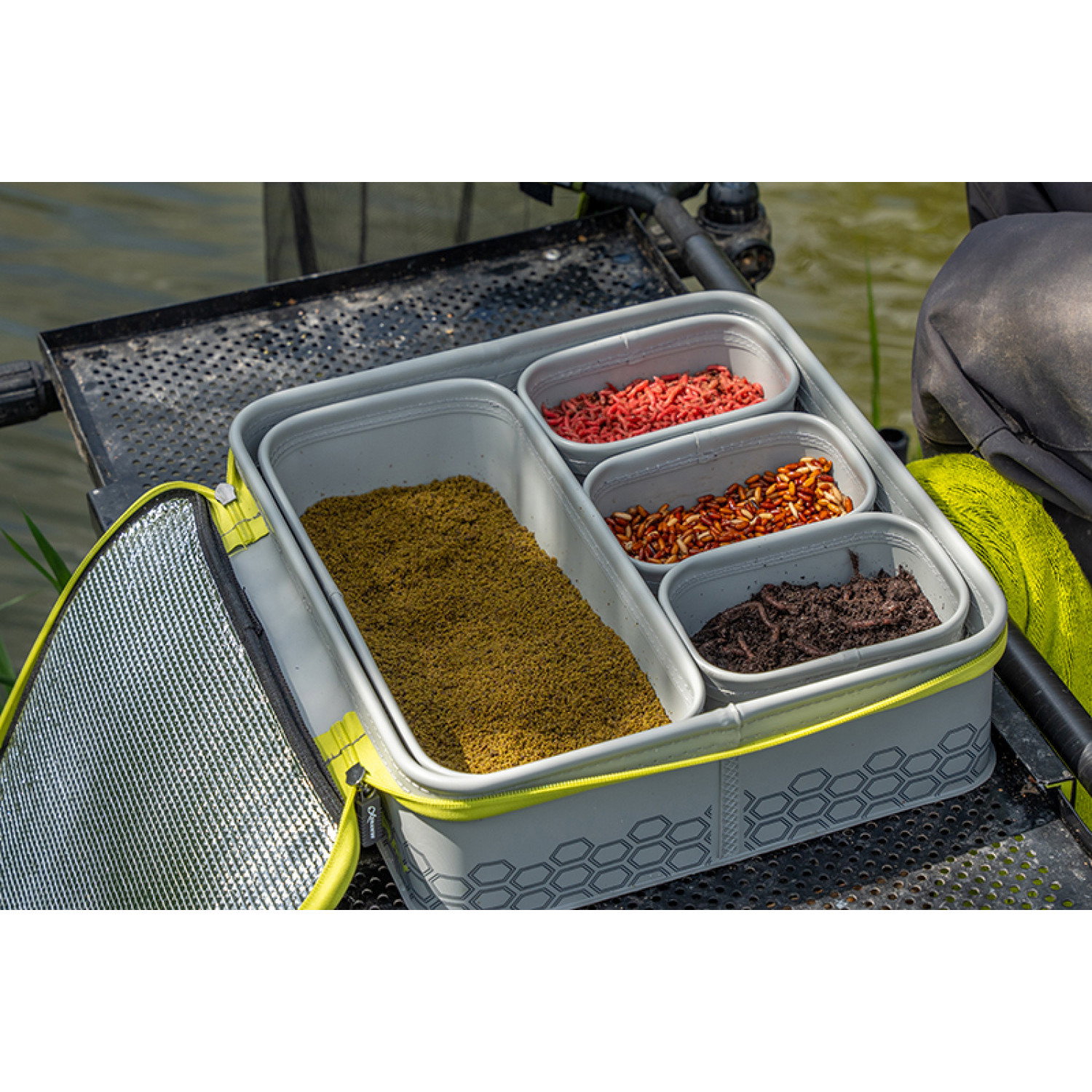 Хладилна чанта за стръв с кутии Matrix EVA Bait Cooler Tray GLU172